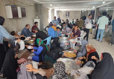 پخت و توزیع 10 هزار پرس غذای نذری نیمه شعبان در جنوب استان بوشهر + تصویر - تسنیم