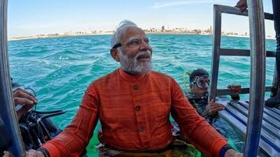 غواصی نخست‌وزیر ۷۳ ساله هند در شهر افسانه‌ای (فیلم)
