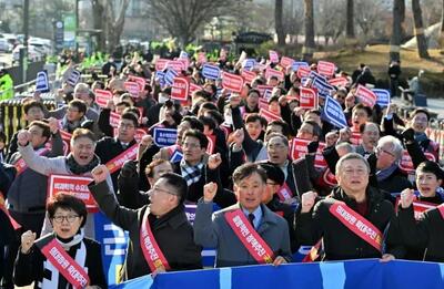 تاکید پزشکان کره جنوبی بر ادامه اعتصاب و اعتراض به طرح اصلاحات درمانی دولت