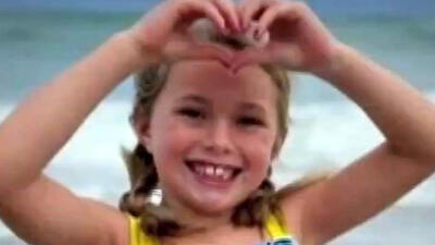 دختر بچه 7 ساله زنده زنده در ساحل فلوریدا دفن شد + فیلم