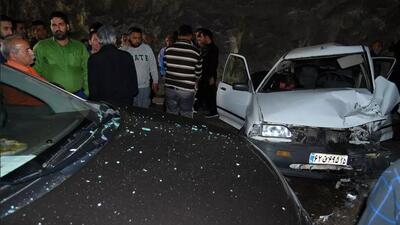 تصادف زنجیره‌ای «تونل گردنه رخ» محور شهرکرد - اصفهان خسارت جانی نداشت