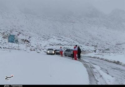 امدادرسانی هلال احمر کرمان به بیش از 1300 نفر حادثه دیده در برف و کولاک + تصویر - تسنیم