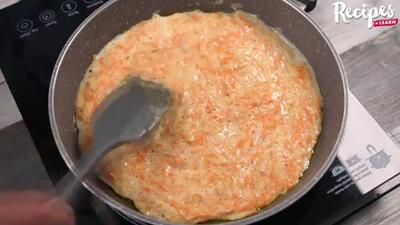 (ویدئو) با سیب زمینی، هویج و تخم مرغ این غذای ساده ازبکستانی را درست کنید
