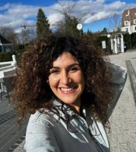 پاسخ زن ایرانی برنده دختر شایسته آلمان به آزارهای سایبری