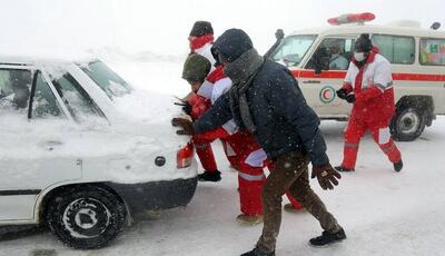 گرفتار شدن بیش از ۱۵ هزار نفر در برف و کولاک ۲۸ استان
