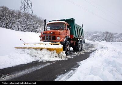 برف روستاهای این شهر را دفن کرد/ عکس