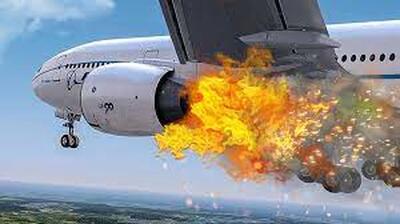 تصاویری ترسناک از آتش گرفتن موتور هواپیما