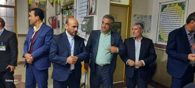 بازرس ویژه وزارت کشور از شعب اخذ رای چرداول بازدید کرد