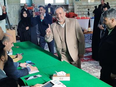 استاندار سمنان: حضور حماسی مردم در انتخابات تجدید بیعت با آرمان‌ها است
