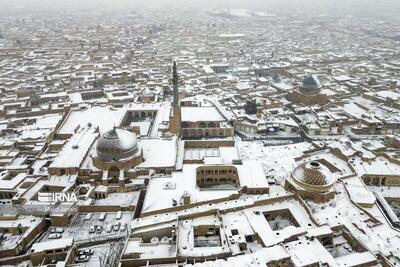 (تصاویر) برف در بافت تاریخی یزد