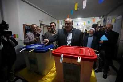 نخبگان و ورزشکاران قزوین همراه استاندار در انتخابات شرکت کردند