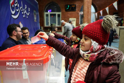 عکس/آخرین ساعات رای‌گیری در شعبه اخذ رای مسجد لولاگر