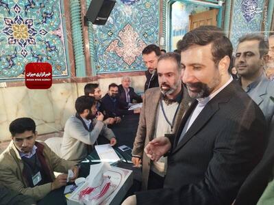 عکس/ حضور طحان‌نظیف در شعبه اخذ رای حسینیه ارشاد
