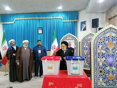 امام جمعه بیرجند رای خود را به صندوق انداخت