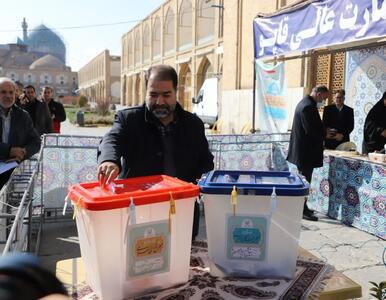 مشارکت در انتخابات به پیروزی وحفظ استقلال و امنیت نظام کمک می‌کند