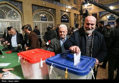 حضور با شکوه مردم بجنورد در شعبه اخذ رای مسجد انقلاب- فیلم دفاتر استانی تسنیم | Tasnim