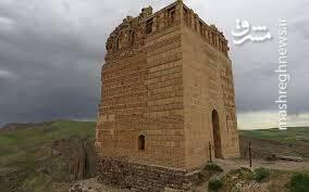 تصویری از قلعه ضحاک تخت جمشید آذربایجان شرقی