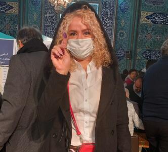 زن رای‌دهنده‌ی حسینیه ارشاد با ظاهری متفاوت | پایگاه خبری تحلیلی انصاف نیوز
