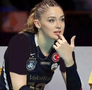 زهرا گونش؛ همه‌چیز درباره دختر محبوب والیبال ترکیه؛ چرا گونش مشهور شد؟