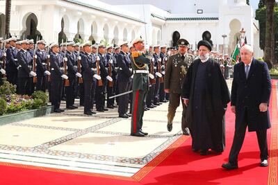 استقبال رسمی رئیس جمهور الجزایر از رئیس جمهور کشورمان در کاخ ریاست جمهوری الجزایر