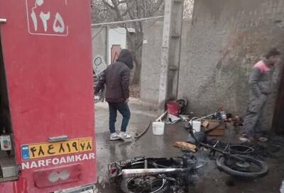 اطفای حریق تعمیرگاه موتورسیکلت در «سیمین دشت» فیروزکوه