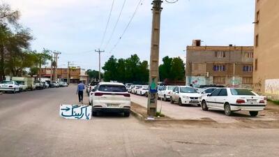در پنج نقطه شهر اهواز پارکبانان غیر مجاز از مردم اخاذی می‌کنند