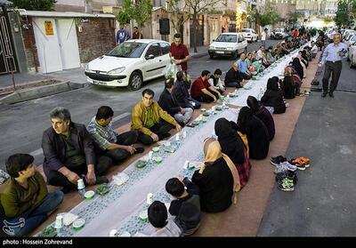 سنت حسنه   افطاری ساده   در فضاهای عمومی شهر مشهد برگزار می‎‌شود - تسنیم