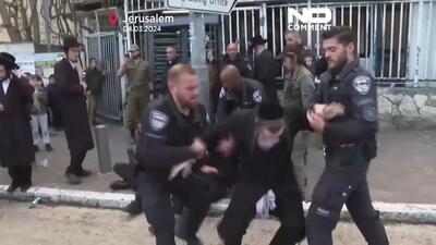 ویدیوها. پلیس اسرائیل با یهودی‌های افراطی که نمی‌خواهند به خدمت سربازی بروند چگونه برخورد می‌کند