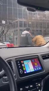 (ویدئو) لحظه ای پربازدید از زیر گرفتن یک افسر پلیس در شیکاگو