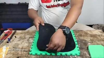 (ویدئو) دمپایی انگشتی نخرید، خودتان با کف پوش پلاستیکی در خانه درست کنید