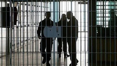 حکم جالب قاضی برای یک زندانی / اصلاح و پیرایش زندانیان مجازات جایگزین حبس مرد آرایشگر
