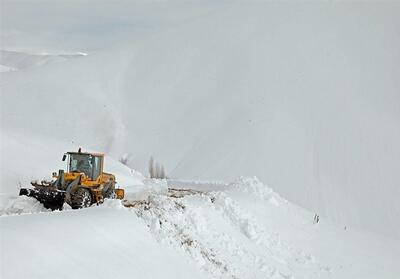 بارش برف در برخی از مناطق لرستان/ برق 60 روستا قطع شد - تسنیم