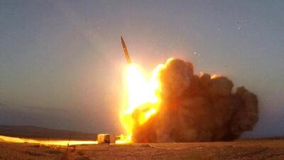 حمله موشکی به ناوشکن‌های آمریکا