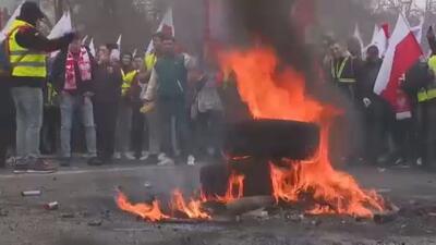 ویدیوها. پلیس لهستان برای مقابله با کشاورزان معترض در ورشو گاز اشک آور پرتاب کرد