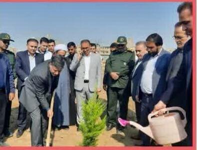 مراسم کاشت درخت به مناسبت روز درختکاری در شهر پارس آباد برگزار شد