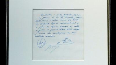 تصویر اولین قرارداد مسی و بارسا روی دستمال کاغذی
