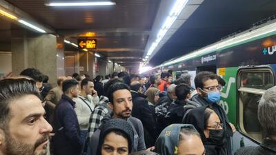 خط یک مترو تهران دچار اختلال شد