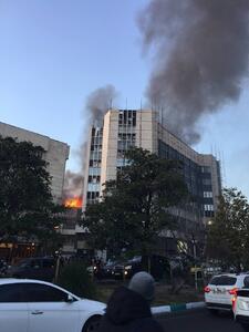 آخرین وضعیت آتش‌سوزی ساختمانی در خیابان‌ولیعصر