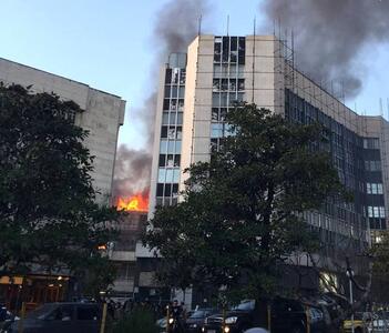 آتش‌سوزی ساختمانی در خیابان کریمخان + فیلم | اقتصاد24