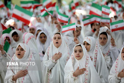 جشن تکلیف دانش آموزان دختر در همدان