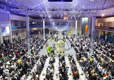 توزیع روزانه 15 هزار افطاری در سفره کریمانه حرم حضرت معصومه(س) - تسنیم