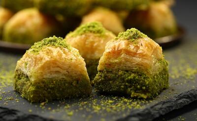 طرز تهیه باقلوا استانبولی برای عید نوروز (فیلم)