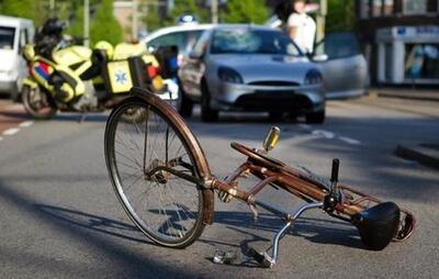 لحظه فوت یک دوچرخه‌سوار به خاطر اشتباه مرگبار راننده