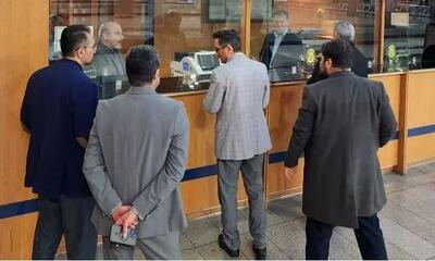 ورود سازمان بازرسی به نحوه پرداخت ارز مسافرتی؛ حضور بازرس کل بانک و بیمه در فرودگاه امام خمینی (ره)