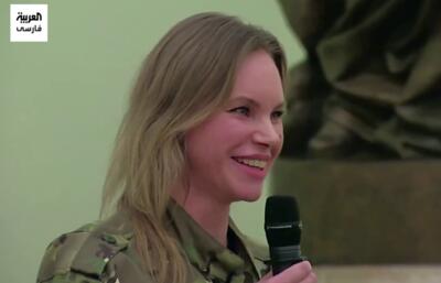 ببینید / شوخی پوتین با افسر زن ارتش روسیه: «تا حالا کسی به تو گفته که لباس نظامی خیلی بِهِت میاد؟ باور نکردنی است!»