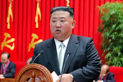 ذوق دیدنی رهبر کره شمالی بعد از سوار شدن در تانک ارتش کشورش +عکس
