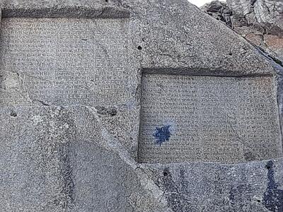 مدیر‌کل میراث فرهنگی استان همدان: نگرانی وجود ندارد و تیم مرمت در حال از بین بردن آثار باقی مانده از بمب دستی هستند