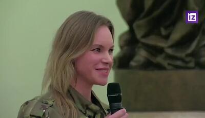 (ویدئو) شوخی پوتین با زنی که لباس نظامی به تن داشت