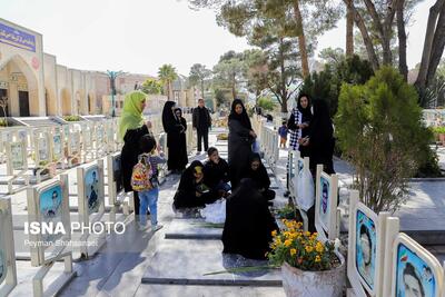 تجدید میثاق اصفهانی‌ها با شهدا در پنج‌شنبه آخر سال