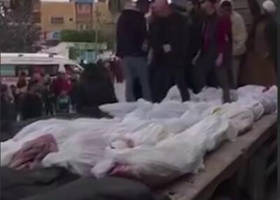 ببینید / تشییع جنازه  ۱۵ نفر از یک خانواده در غزه